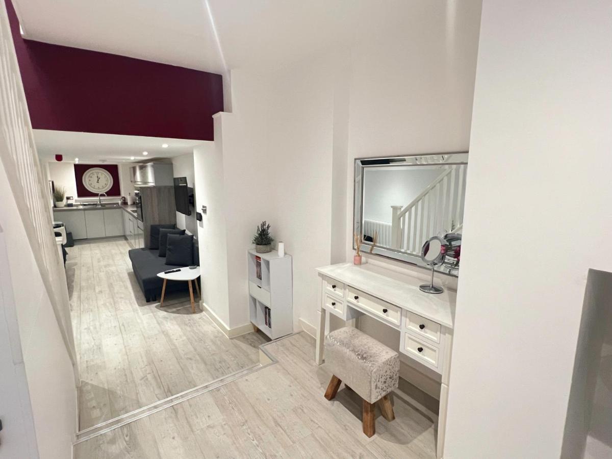 The Snap Pad Boutique Apartment Royal Tunbridge Wells Exterior photo