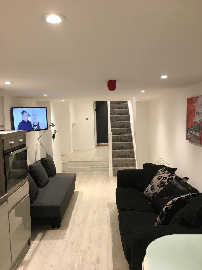 The Snap Pad Boutique Apartment Royal Tunbridge Wells Exterior photo